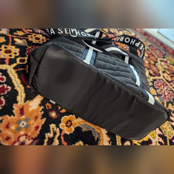 Sephora Quilted Puff Bucket Bag - Picture 7 of 7